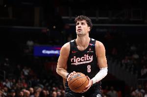 阿夫迪亚谈“五小”：速度快能无限换防 传统五号位很难跟上我们