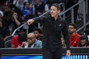 三分命中率联盟垫底！戴格诺特：赛季刚开始不会反应过度 要改进