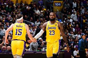 帕森斯：我认为即使詹姆斯回来 里夫斯也是湖人的第二选择！