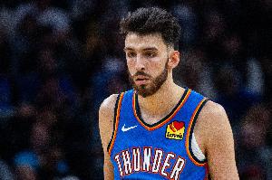 切特背部酸痛缺席！戴格诺特：恢复符合预期 球队仍将是保守态度