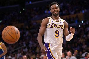 防守真不错！布朗尼18分钟送3断&外加2分2助 最后关键时刻也在场