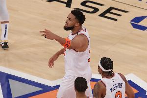 轻松拿个两双！唐斯11分5&罚球4中4拿到15分10板4助2帽