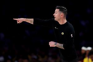 66犯规84罚球 雷迪克：这场比赛的吹罚有所不同 但对双方是一致的